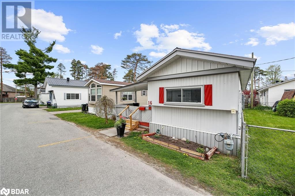 16 Second Street, Angus, Ontario  L3W 0L4 - Photo 2 - 40728285