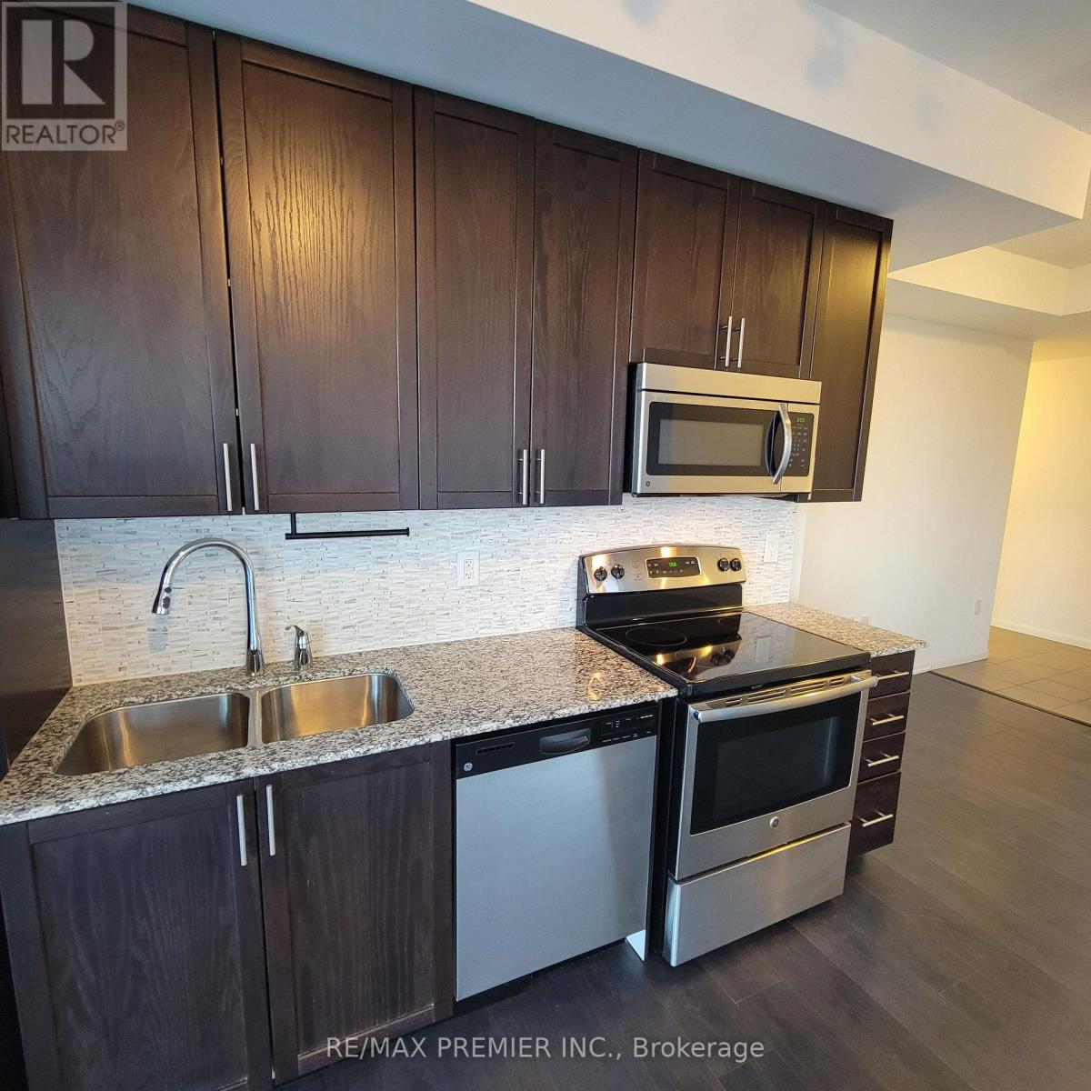 1807 - 830 Lawrence Avenue, Toronto, Ontario  M6A 1C3 - Photo 9 - W12144874
