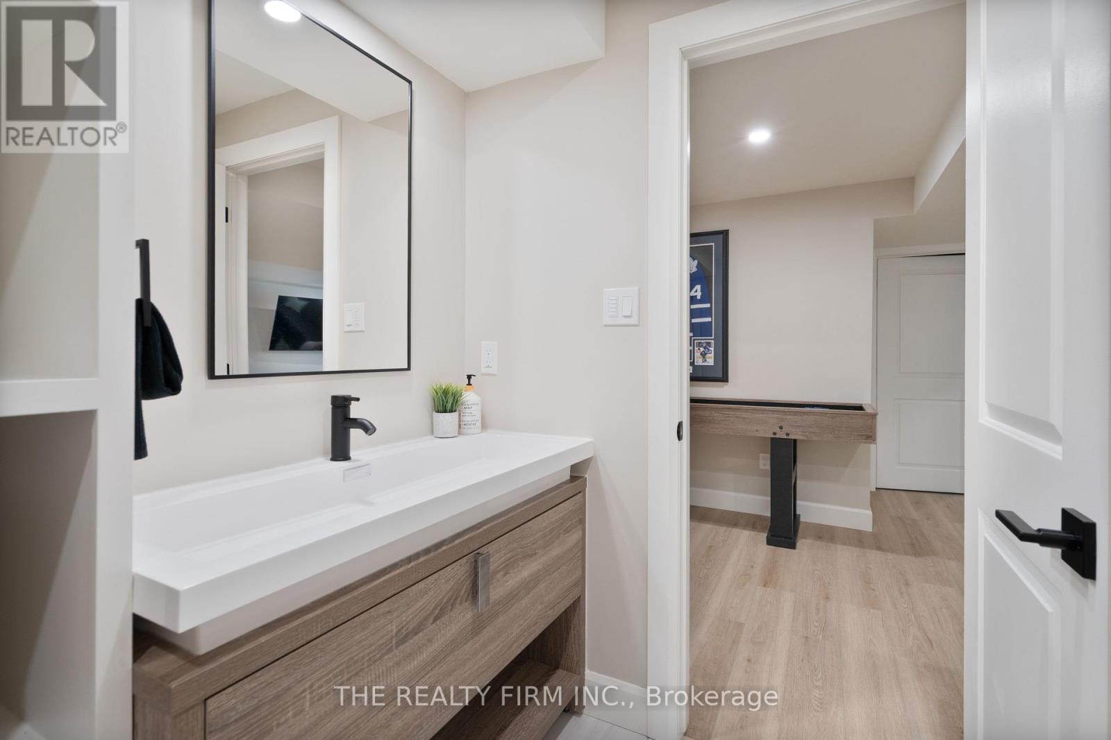 6520 Crown Grant Road, London South (South V), Ontario  N6P 0A8 - Photo 33 - X12163207