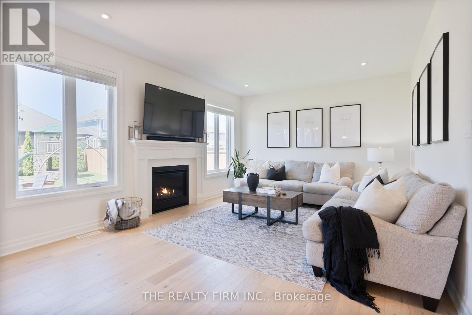 6520 Crown Grant Road, London South (South V), Ontario  N6P 0A8 - Photo 5 - X12163207