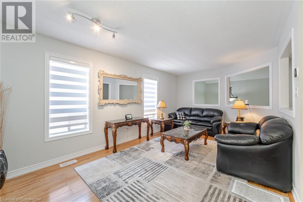206 Van Scott Drive, Brampton, Ontario  L7A 1V9 - Photo 10 - 40731048