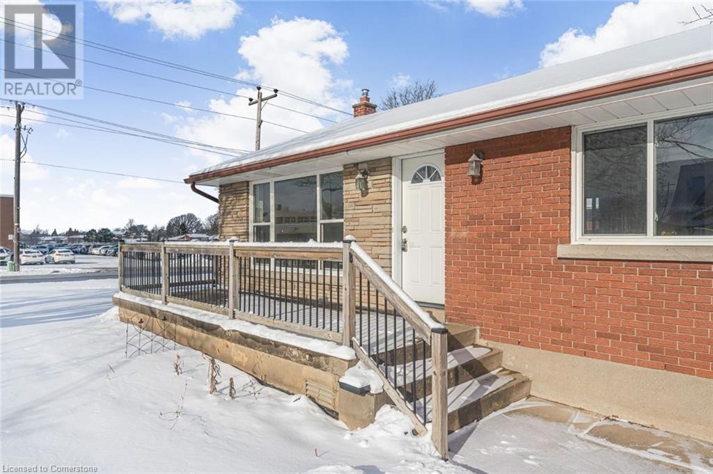162 Ryerson Street, Thorold, Ontario  L2V 3Y3 - Photo 2 - 40730468