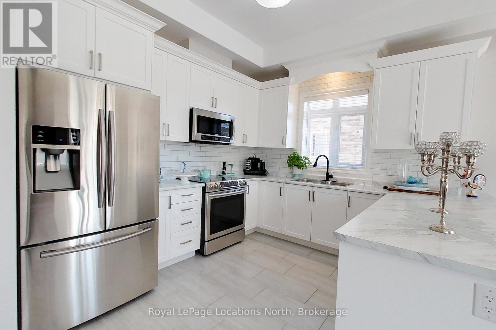 15 Patchell Court, Springwater, Ontario L0M 1P0 - Photo 12 - S12043916