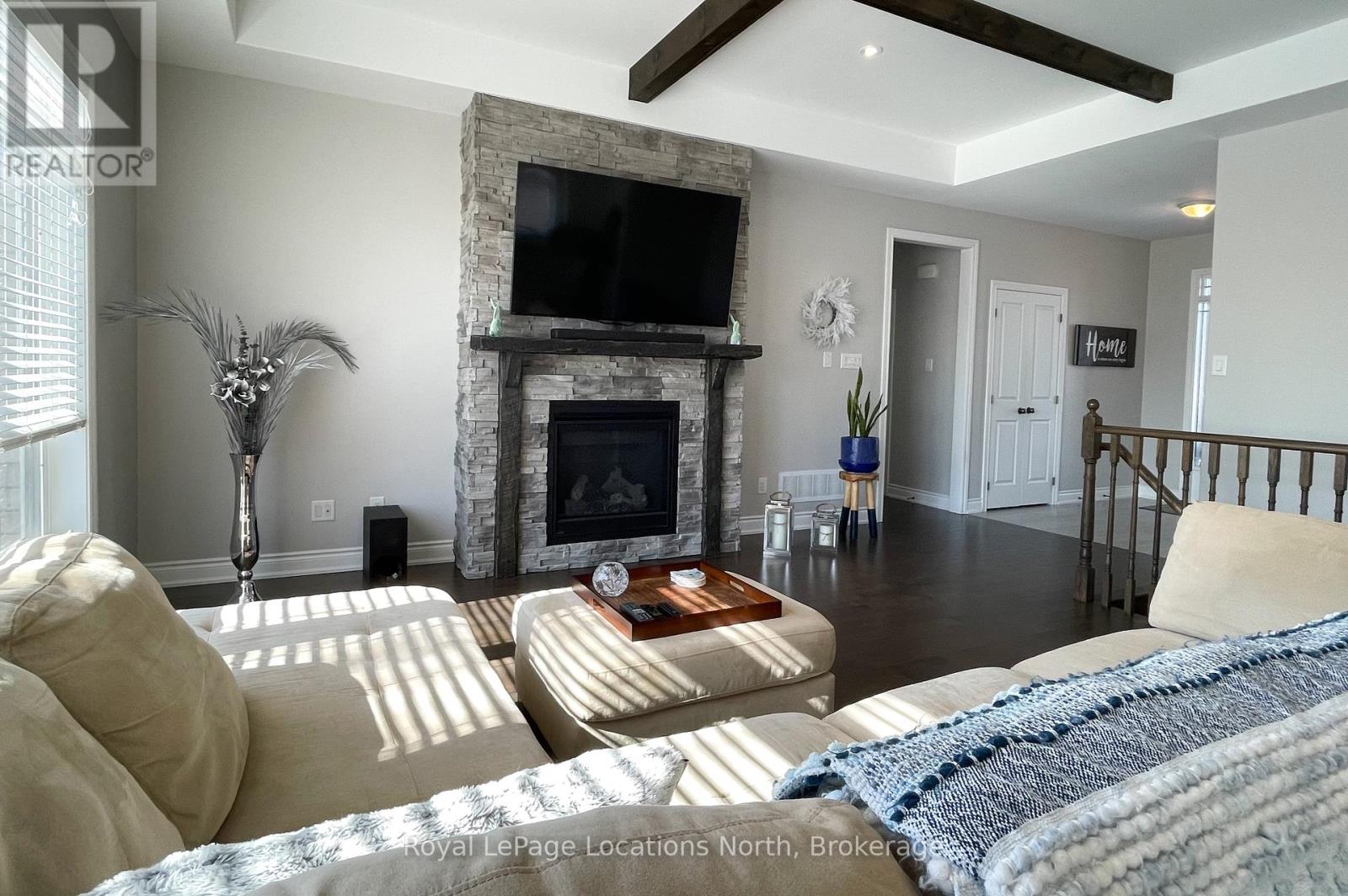 15 Patchell Court, Springwater, Ontario L0M 1P0 - Photo 11 - S12043916