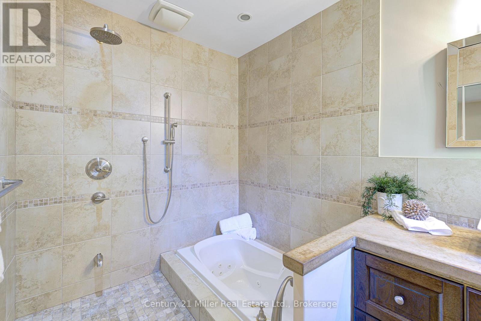 456 Townsend Avenue, Burlington, Ontario  L7T 2A8 - Photo 24 - W12163131