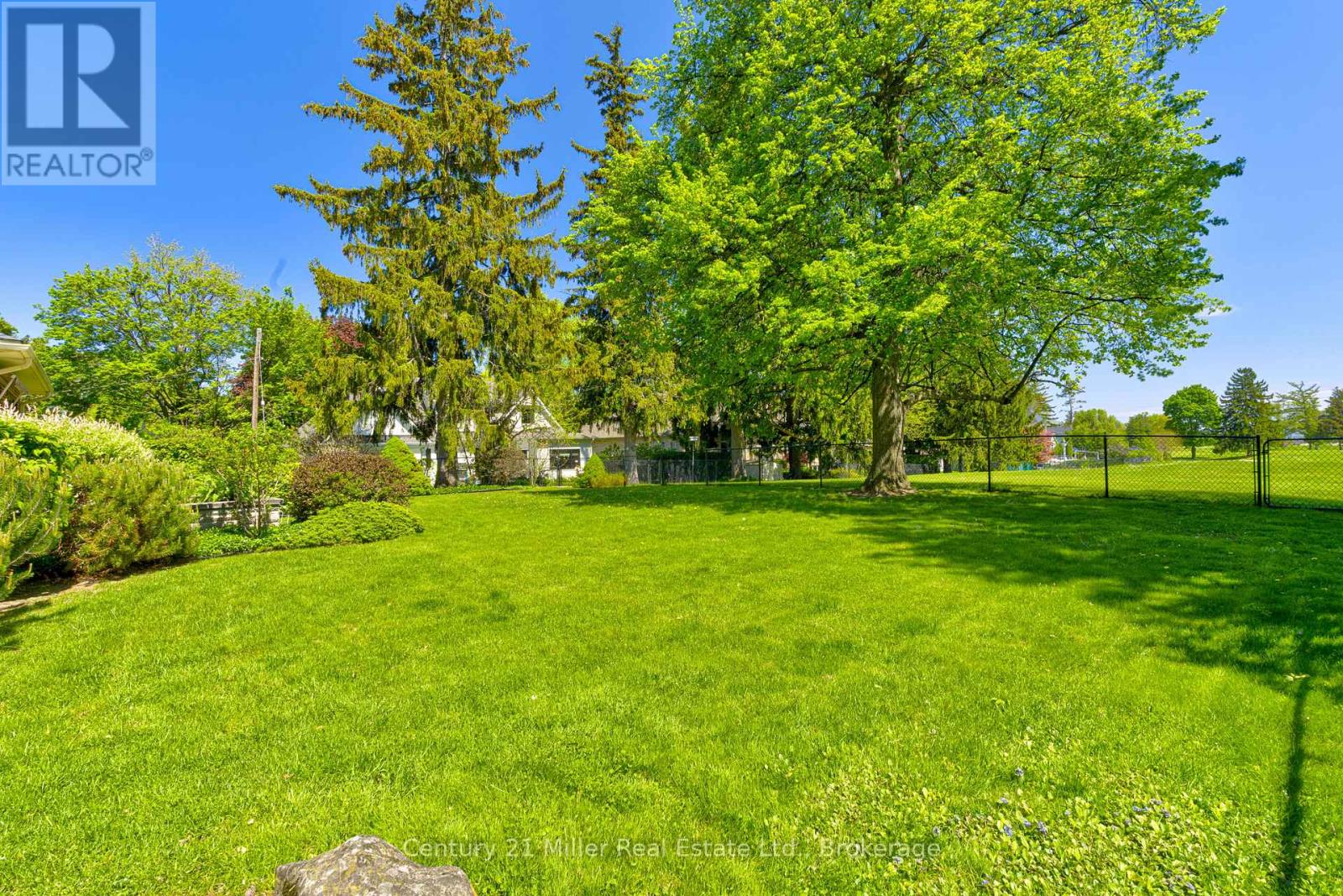 456 Townsend Avenue, Burlington, Ontario  L7T 2A8 - Photo 43 - W12163131