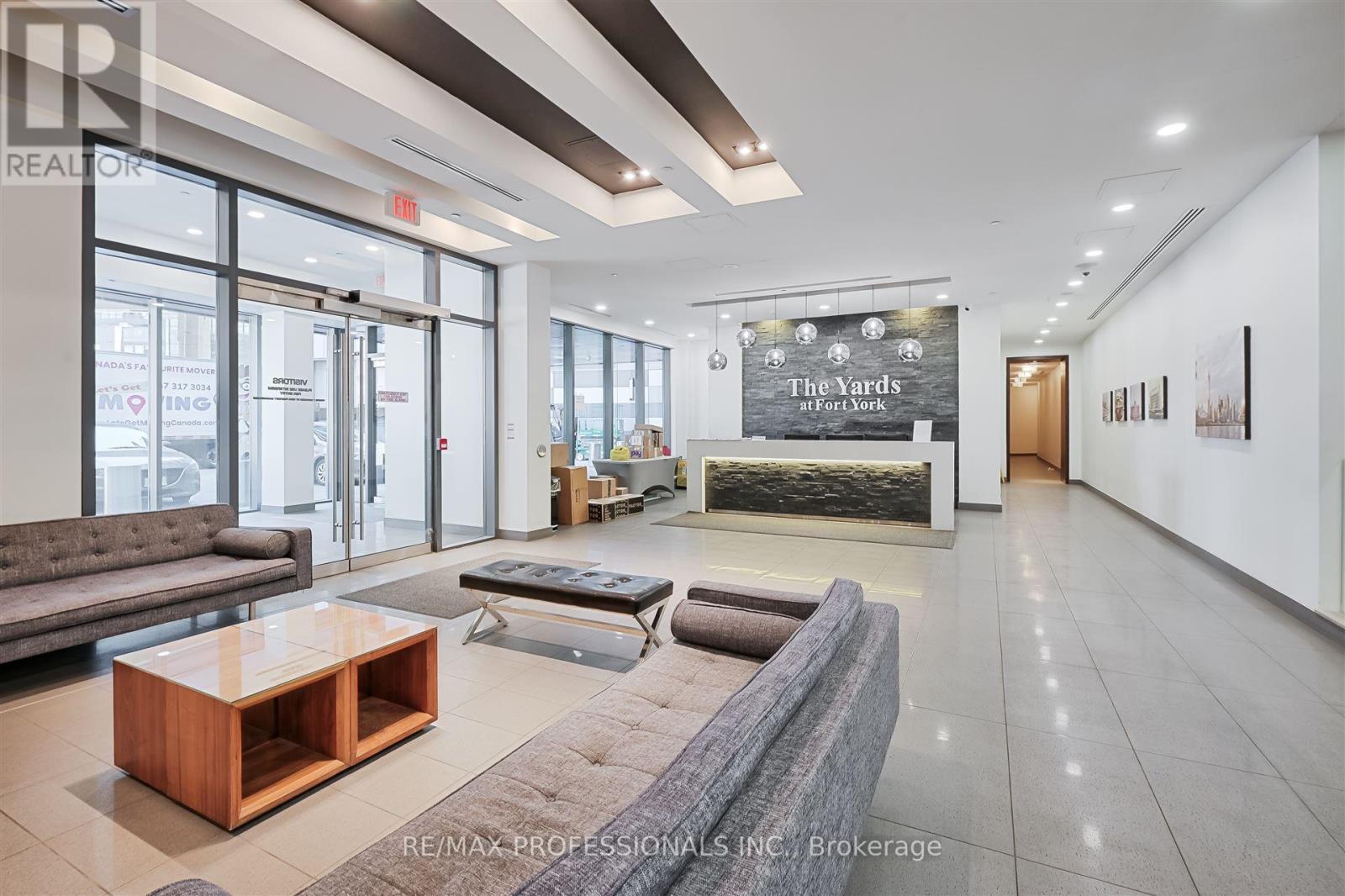 811 - 20 Bruyeres Mews, Toronto, Ontario  M5V 0G8 - Photo 4 - C12162997