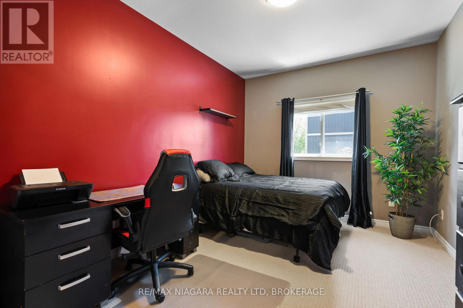 8 Corbin Street, St. Catharines (Oakdale), Ontario  L2P 0C3 - Photo 12 - X12163221