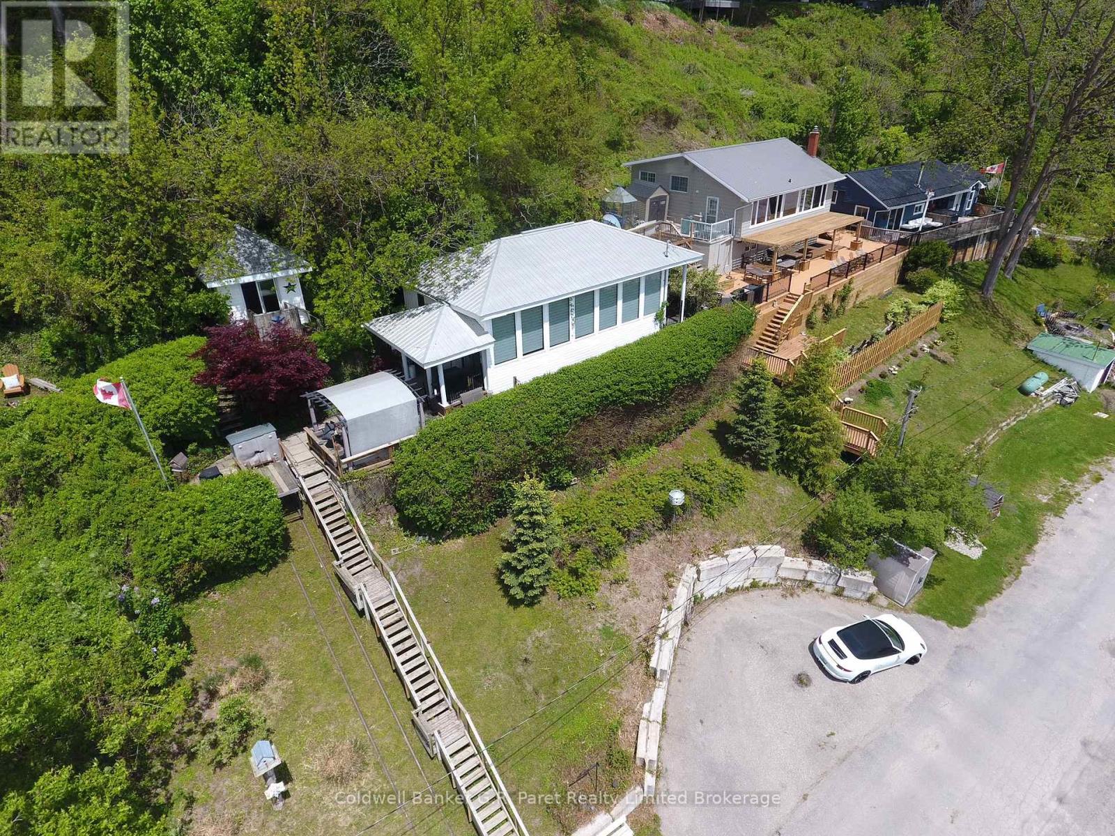 61 Bluewater Avenue, Norfolk, Ontario  N0E 1P0 - Photo 1 - X12163159