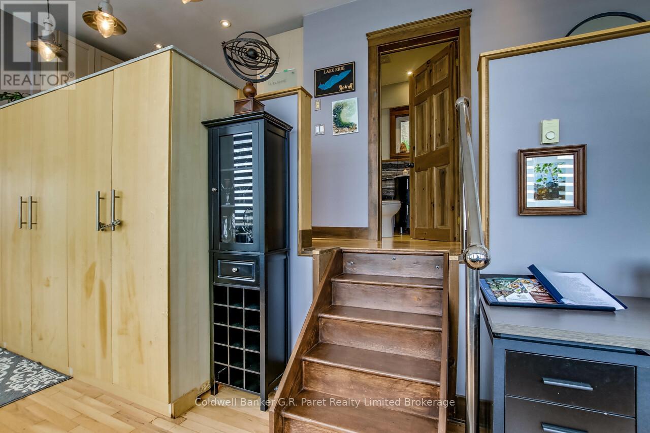 61 Bluewater Avenue, Norfolk, Ontario  N0E 1P0 - Photo 14 - X12163159