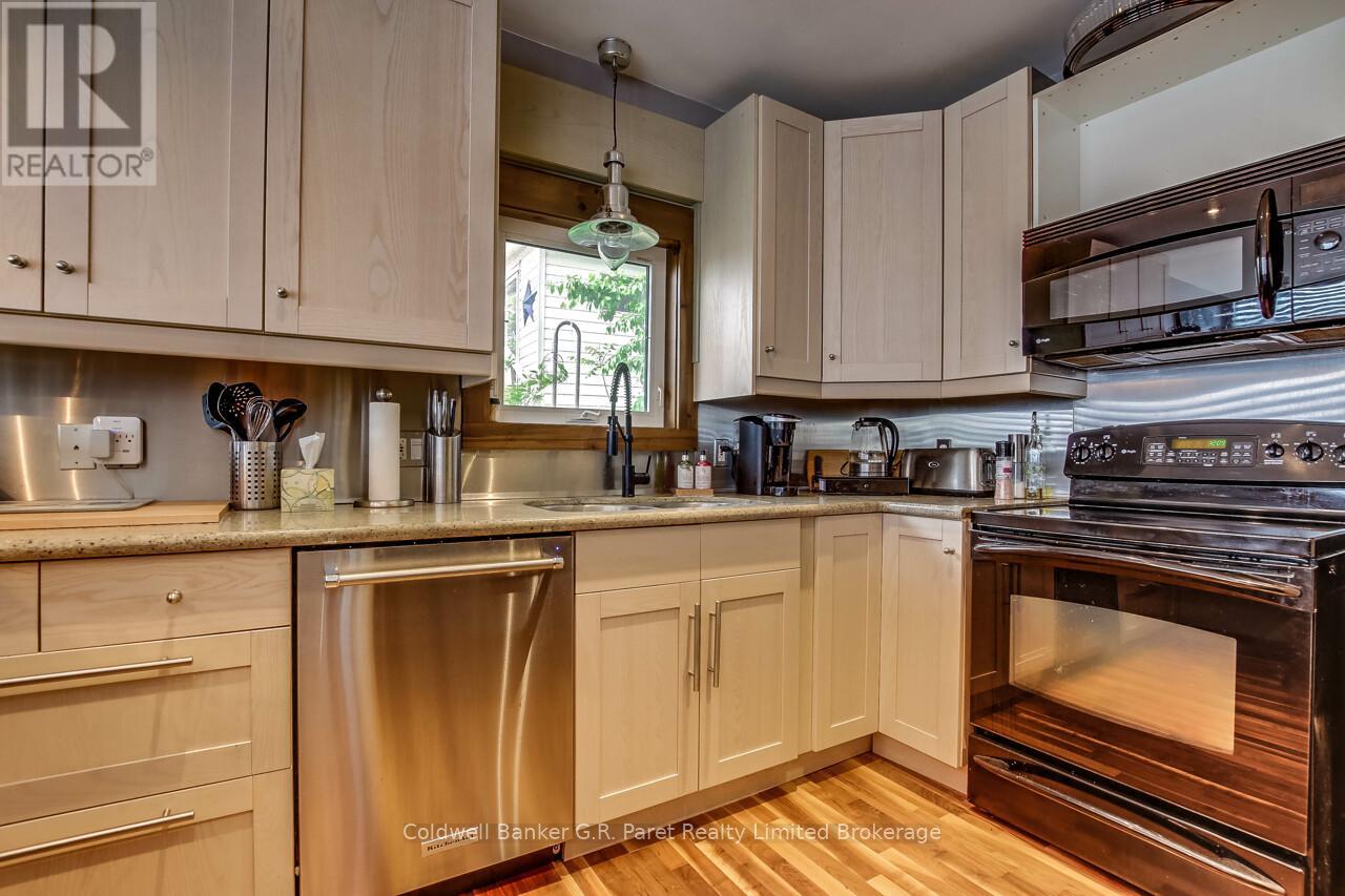 61 Bluewater Avenue, Norfolk, Ontario  N0E 1P0 - Photo 17 - X12163159