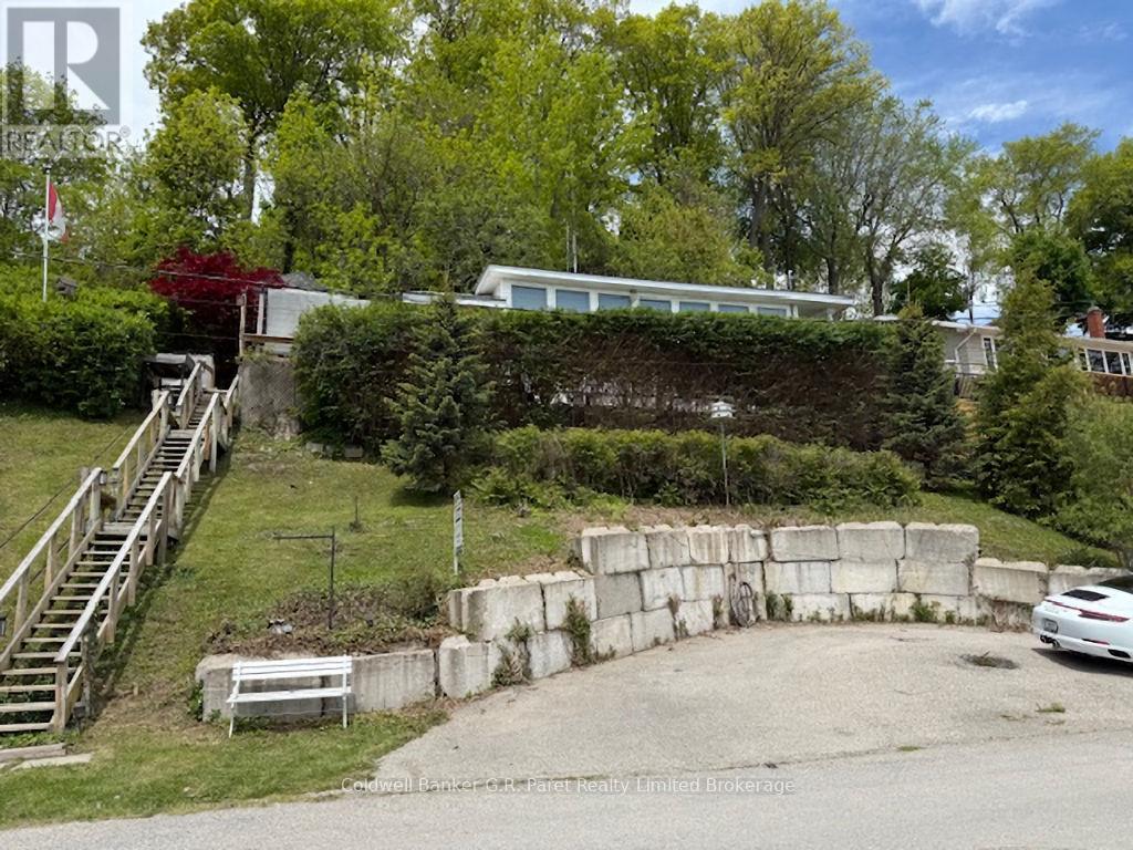 61 Bluewater Avenue, Norfolk, Ontario  N0E 1P0 - Photo 3 - X12163159