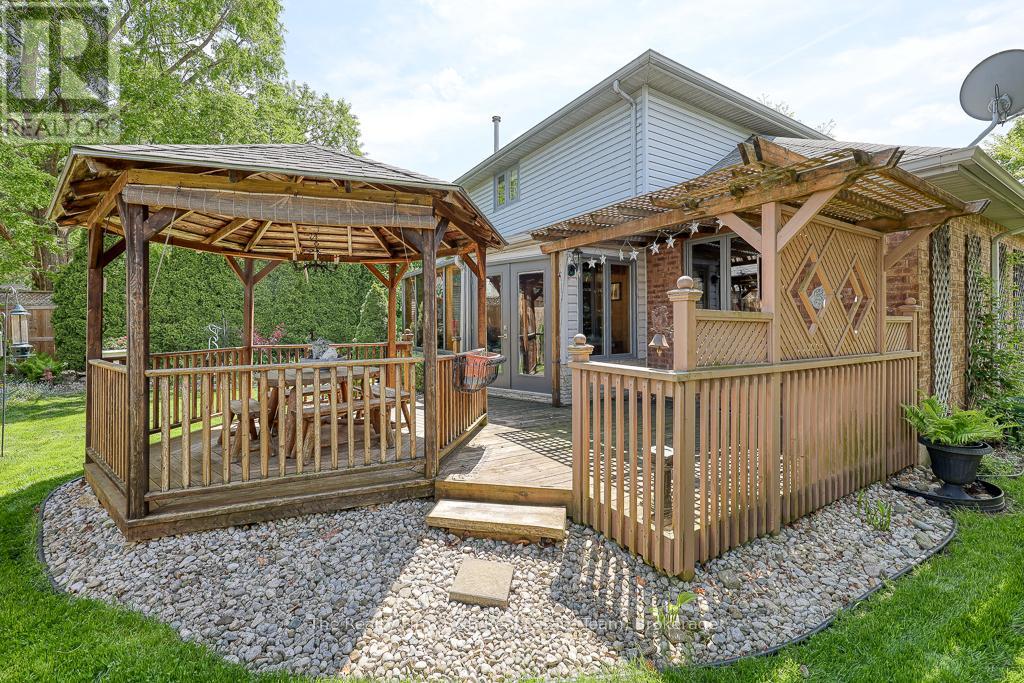 659 Springbank Avenue N, Woodstock, Ontario  N4T 1E3 - Photo 35 - X12163190