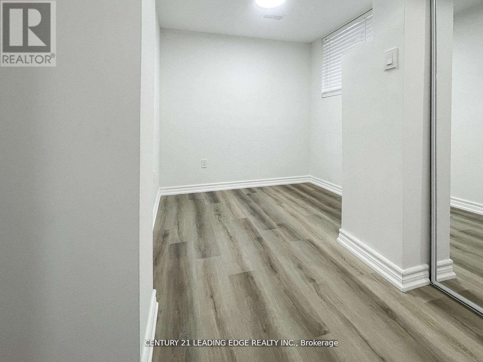B - 117 Riverside Drive N, Oshawa, Ontario  L1G 6J6 - Photo 2 - E12163026