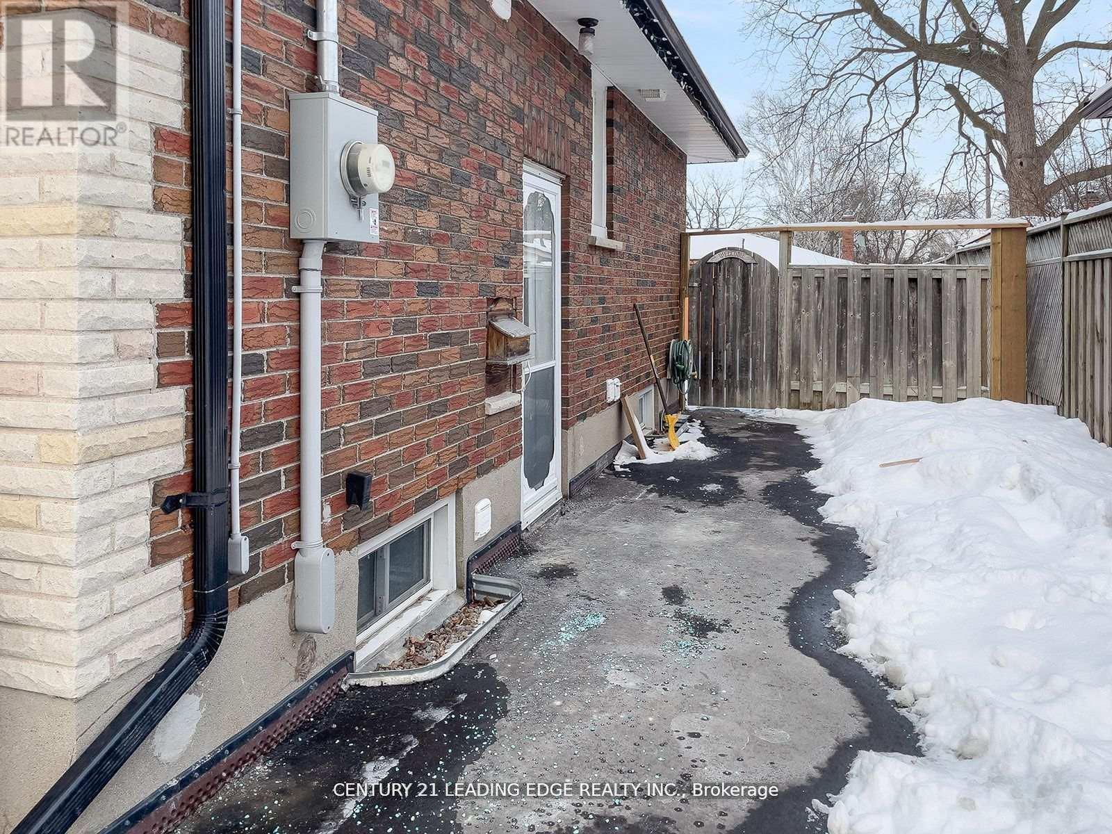B - 117 Riverside Drive N, Oshawa, Ontario  L1G 6J6 - Photo 25 - E12163026