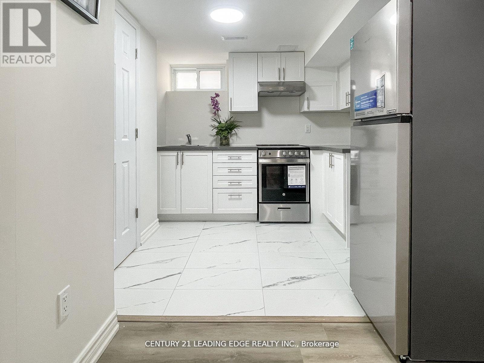 B - 117 Riverside Drive N, Oshawa, Ontario  L1G 6J6 - Photo 6 - E12163026