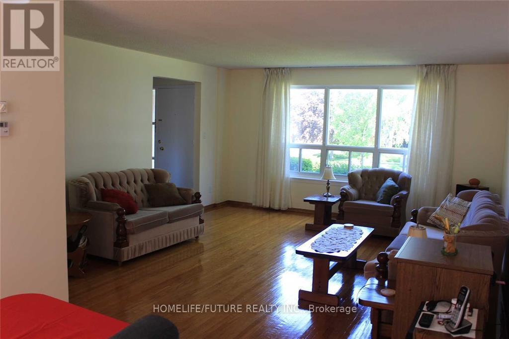 49 Kentish Crescent, Toronto, Ontario  M1S 2Z3 - Photo 2 - E12163032