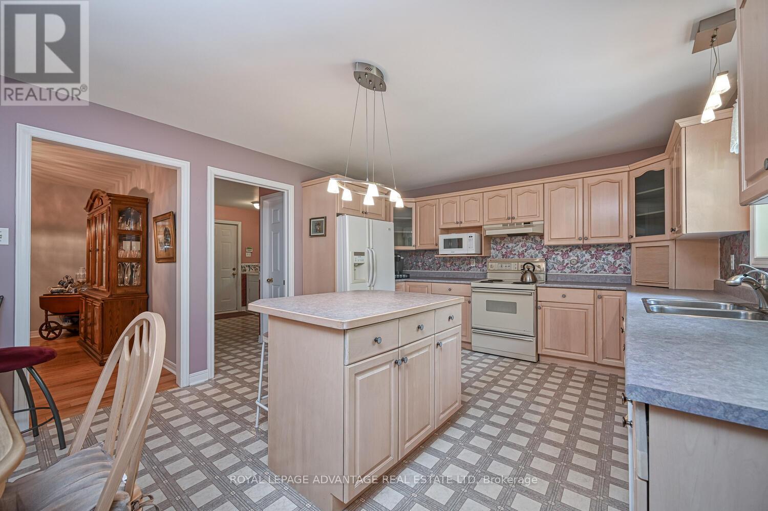 3 South Point Drive, Rideau Lakes, Ontario  K7A 4S5 - Photo 10 - X12163225