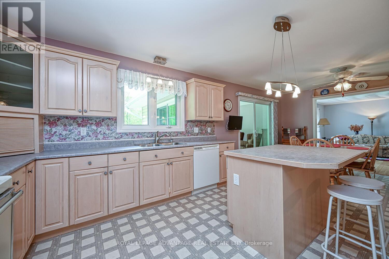 3 South Point Drive, Rideau Lakes, Ontario  K7A 4S5 - Photo 13 - X12163225