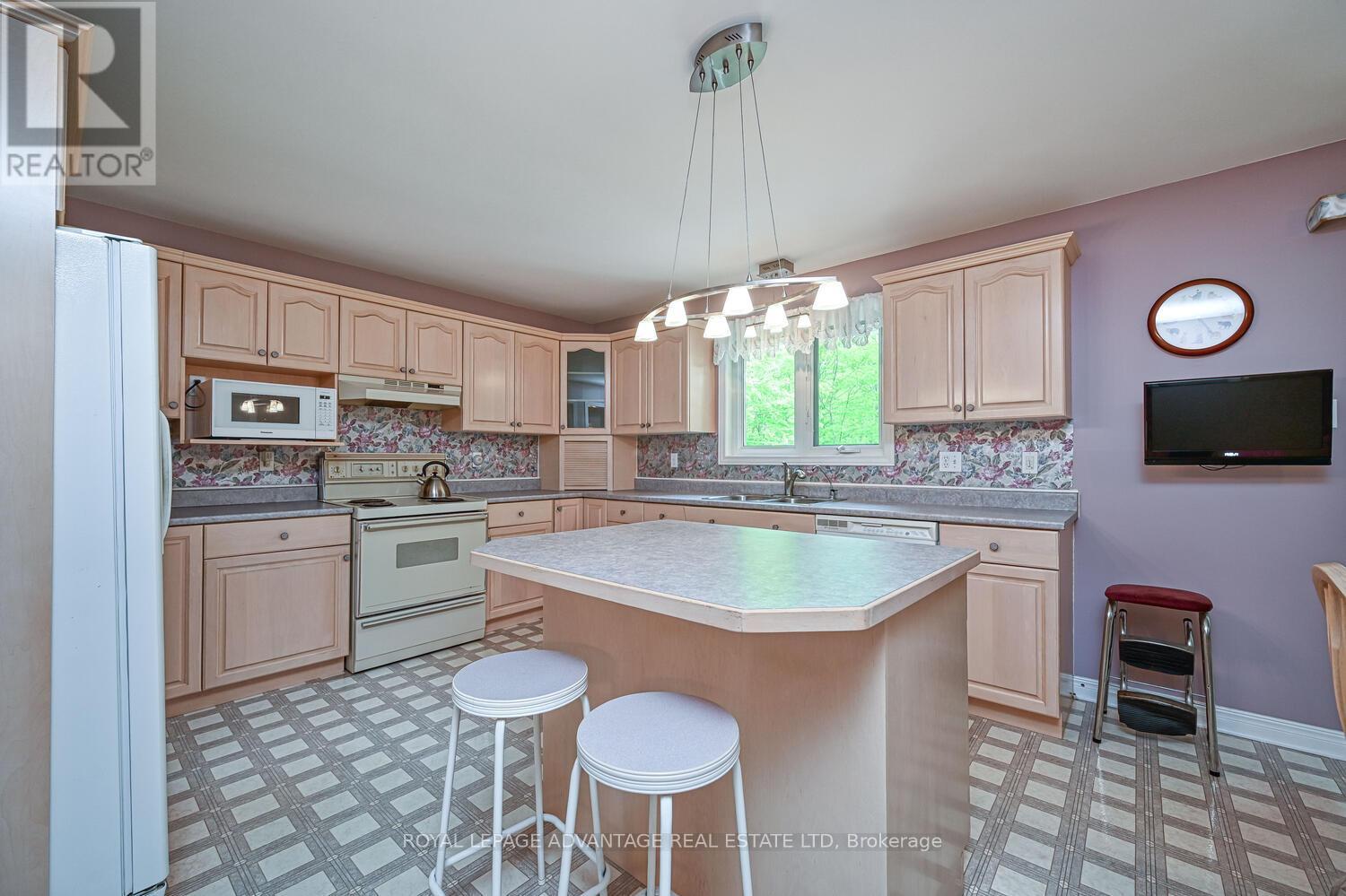 3 South Point Drive, Rideau Lakes, Ontario  K7A 4S5 - Photo 9 - X12163225