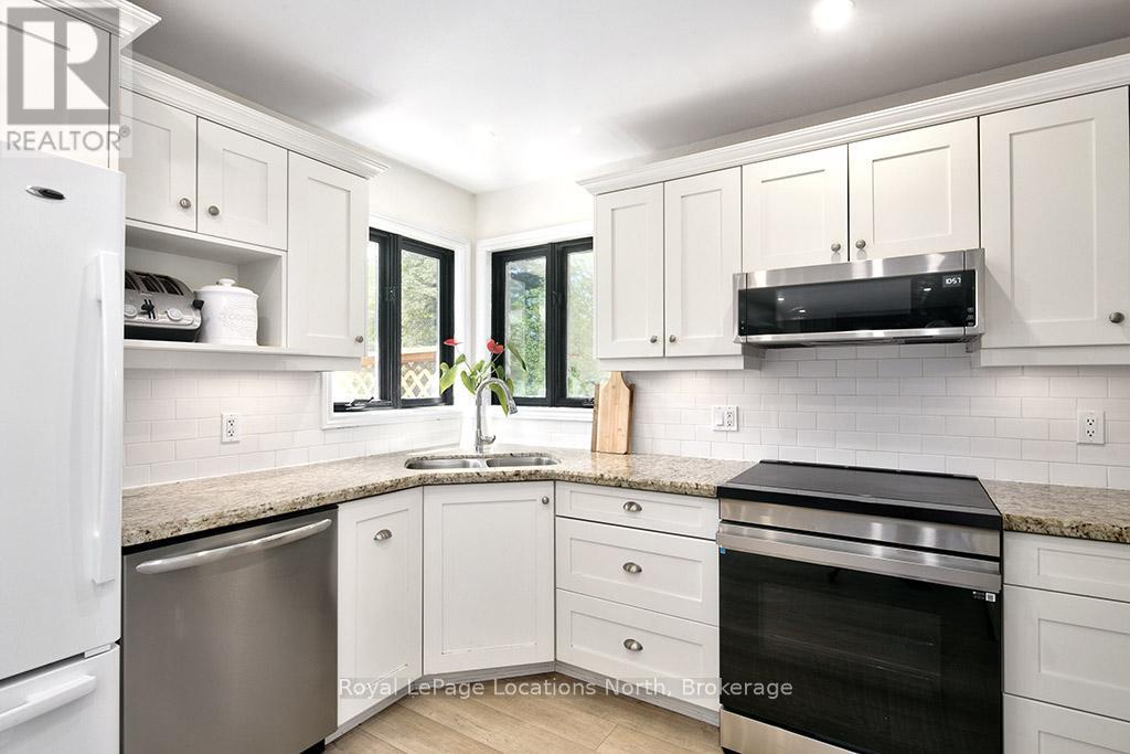 16 Trails End, Collingwood, Ontario  L9Y 5B1 - Photo 12 - S12163214