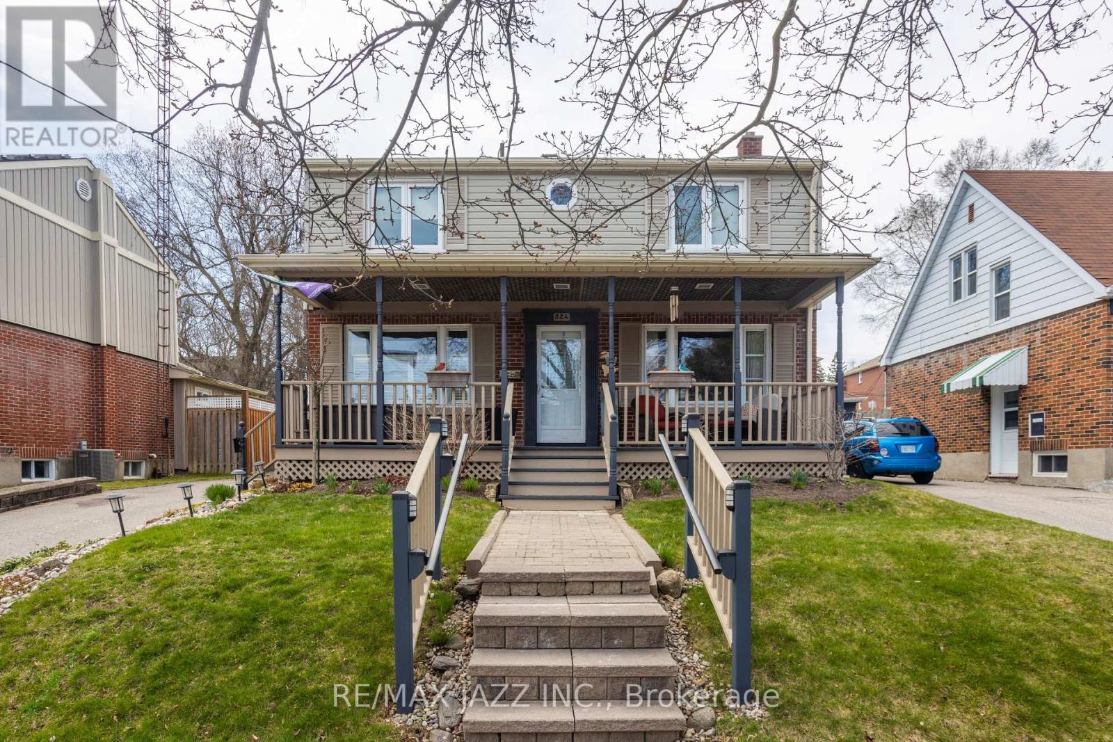 Property at 824 MASSON STREET image 2
