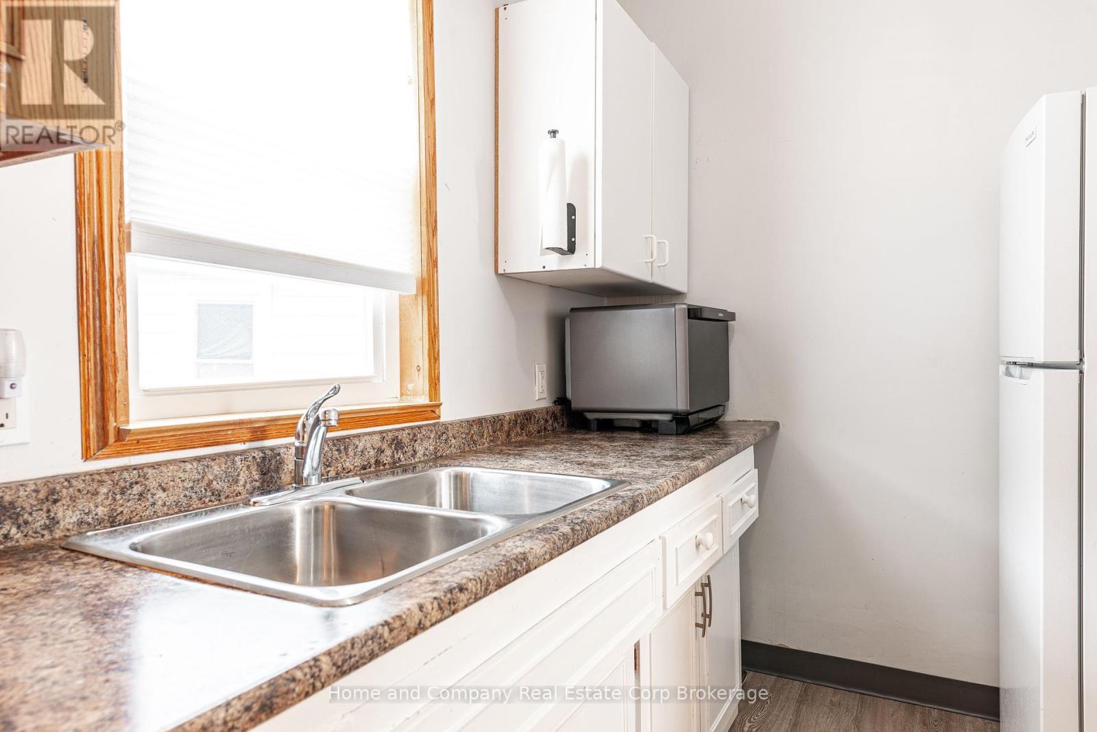 213 West Gore Street, Stratford, Ontario  N5A 1K7 - Photo 10 - X12163095