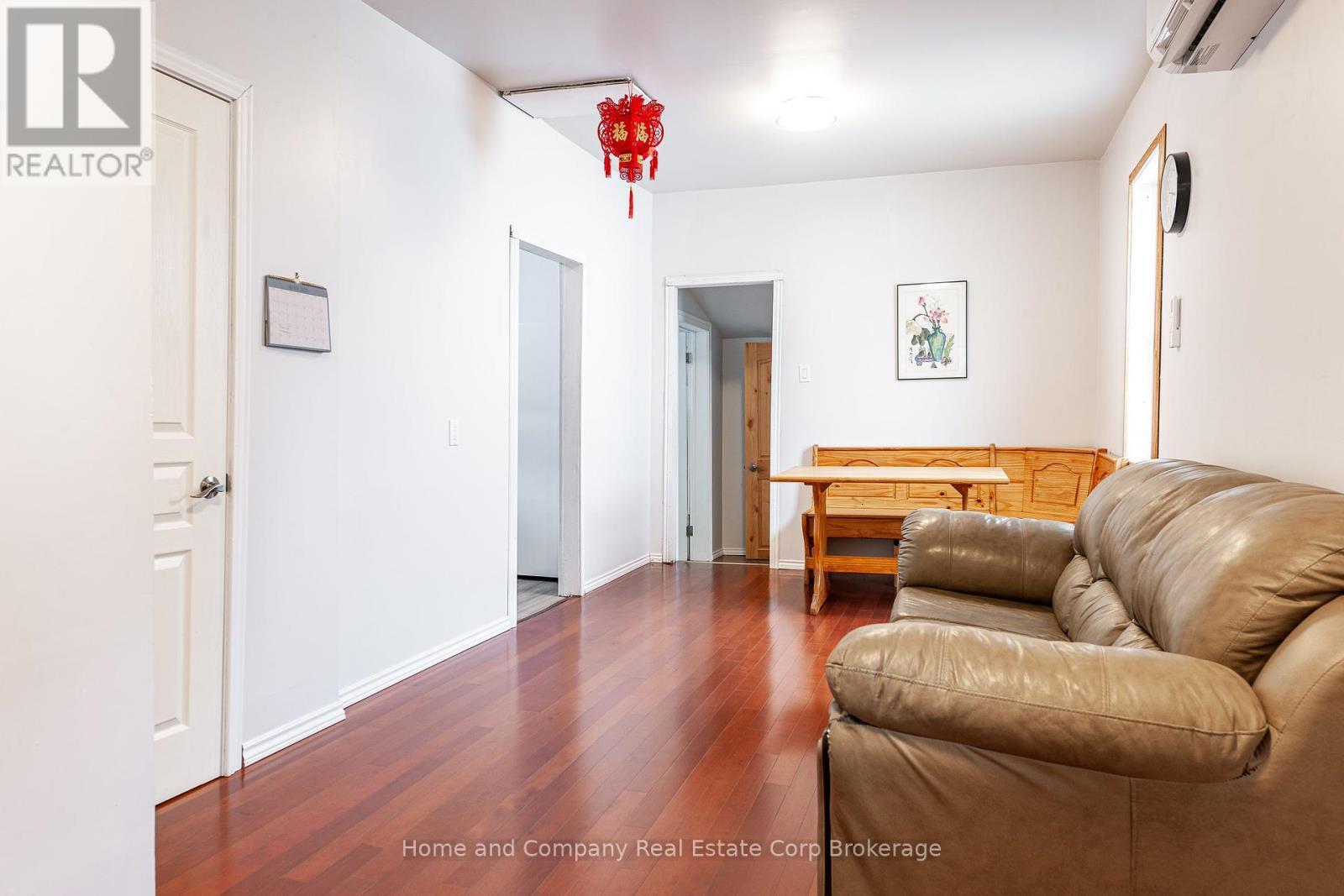 213 West Gore Street, Stratford, Ontario  N5A 1K7 - Photo 3 - X12163095
