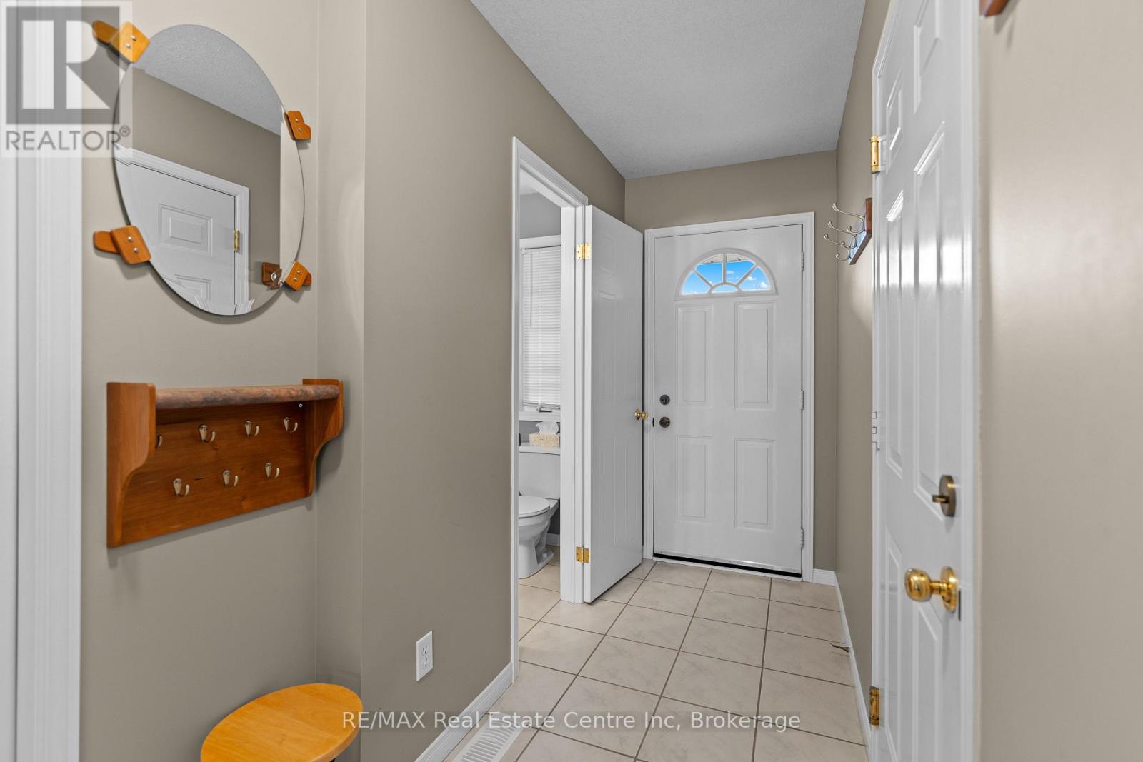 139 Gosling Gardens, Guelph, Ontario  N1G 5E6 - Photo 12 - X12163220