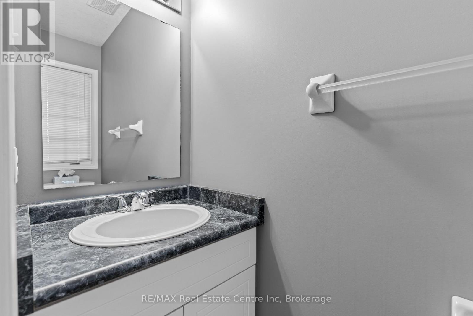 139 Gosling Gardens, Guelph, Ontario  N1G 5E6 - Photo 13 - X12163220