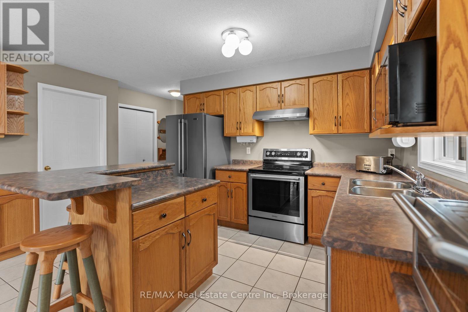 139 Gosling Gardens, Guelph, Ontario  N1G 5E6 - Photo 15 - X12163220