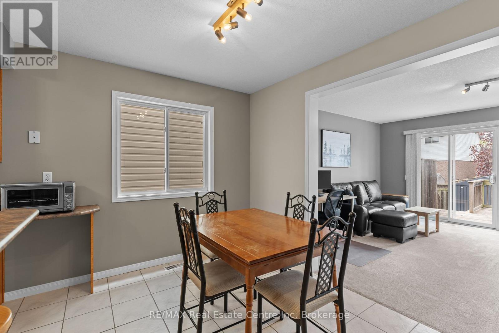 139 Gosling Gardens, Guelph, Ontario  N1G 5E6 - Photo 18 - X12163220