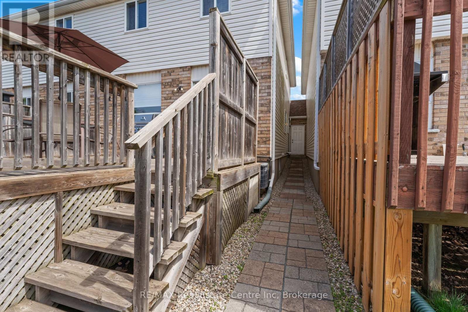 139 Gosling Gardens, Guelph, Ontario  N1G 5E6 - Photo 7 - X12163220