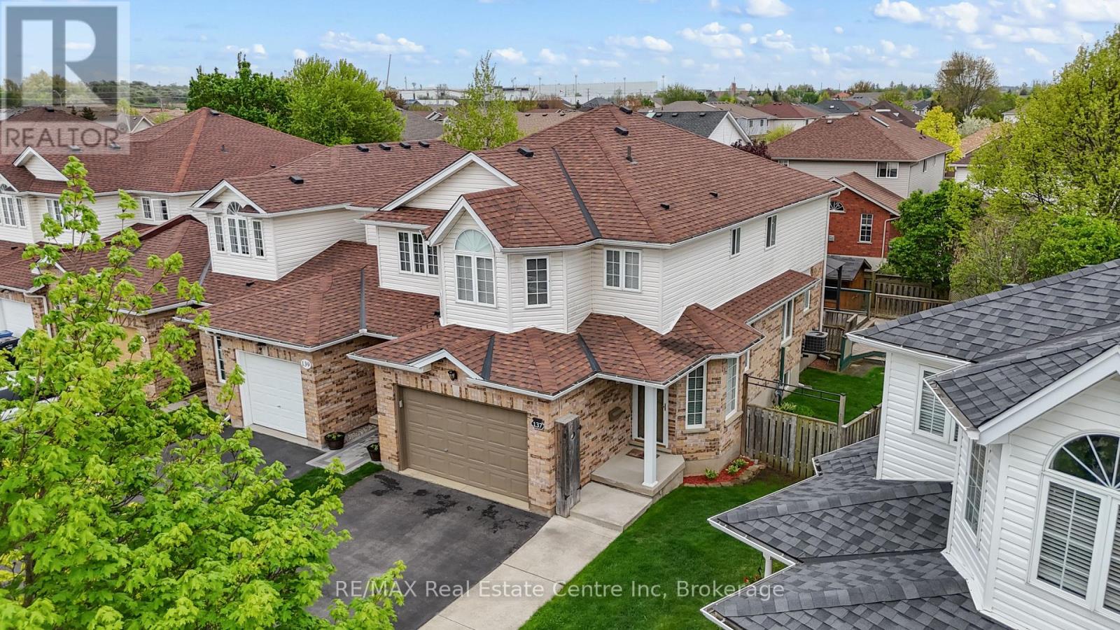 137 GOSLING GARDENS, Guelph, Ontario