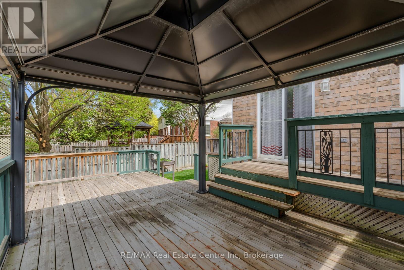 137 Gosling Gardens, Guelph, Ontario  N1G 5E6 - Photo 12 - X12163233