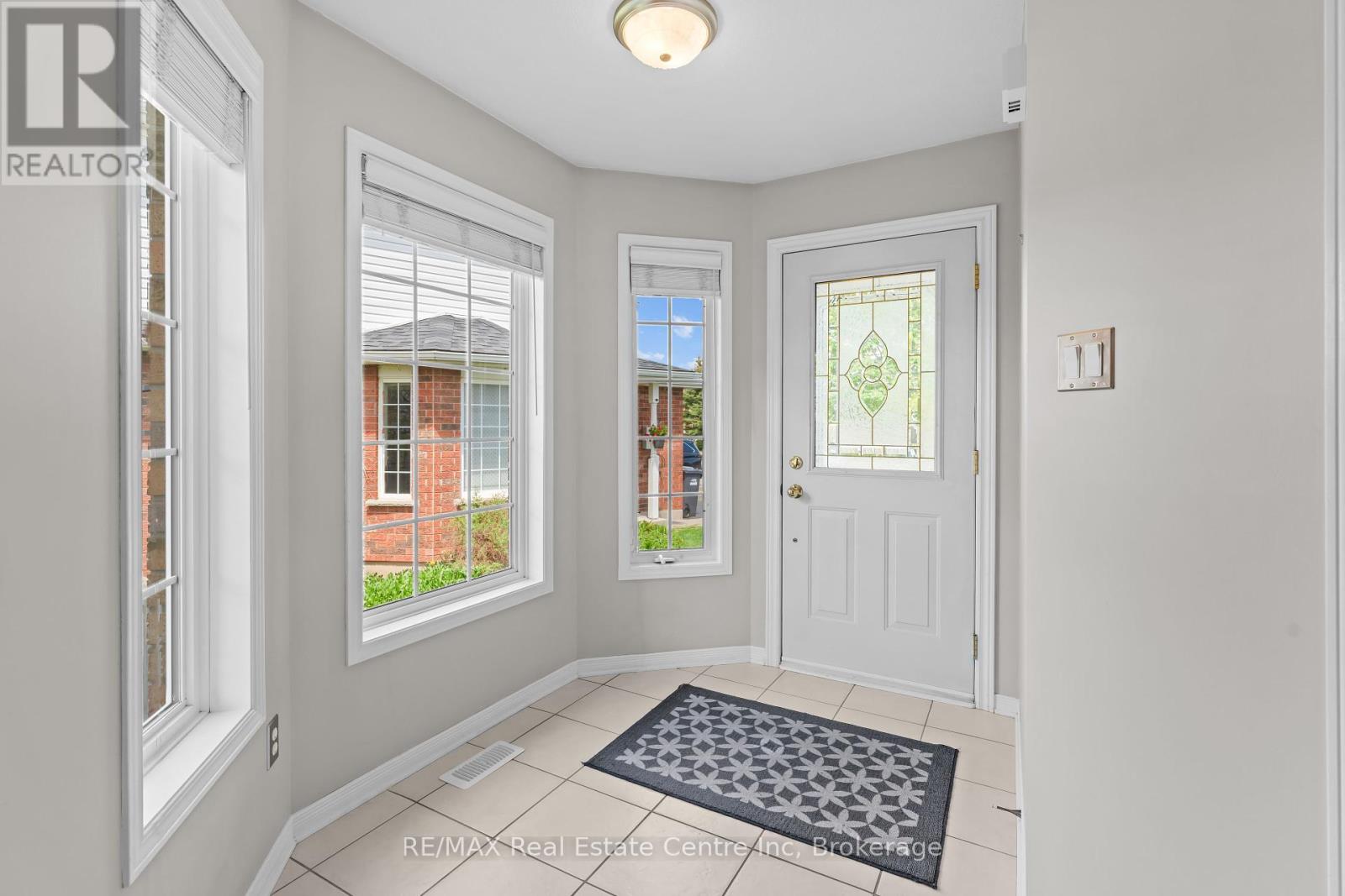 137 Gosling Gardens, Guelph, Ontario  N1G 5E6 - Photo 17 - X12163233