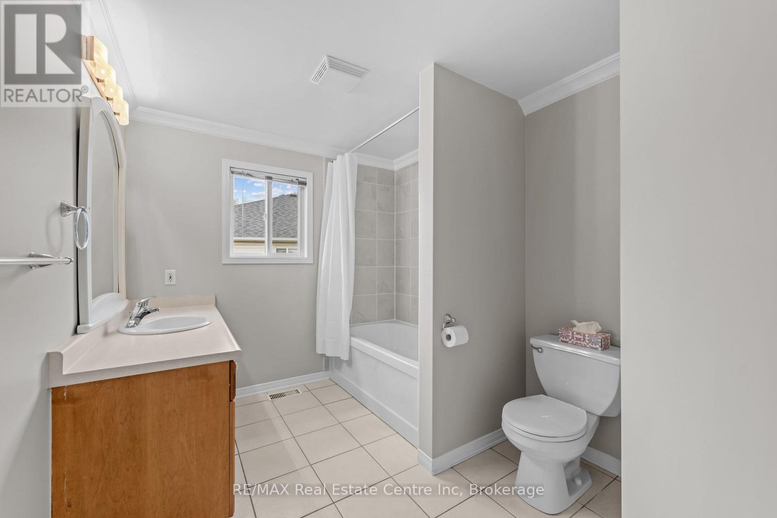 137 Gosling Gardens, Guelph, Ontario  N1G 5E6 - Photo 35 - X12163233