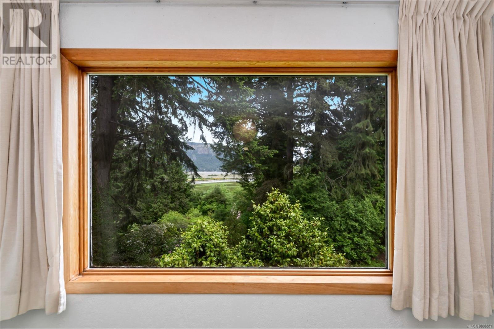 Property at 2130 Cowichan Bay Rd image 2