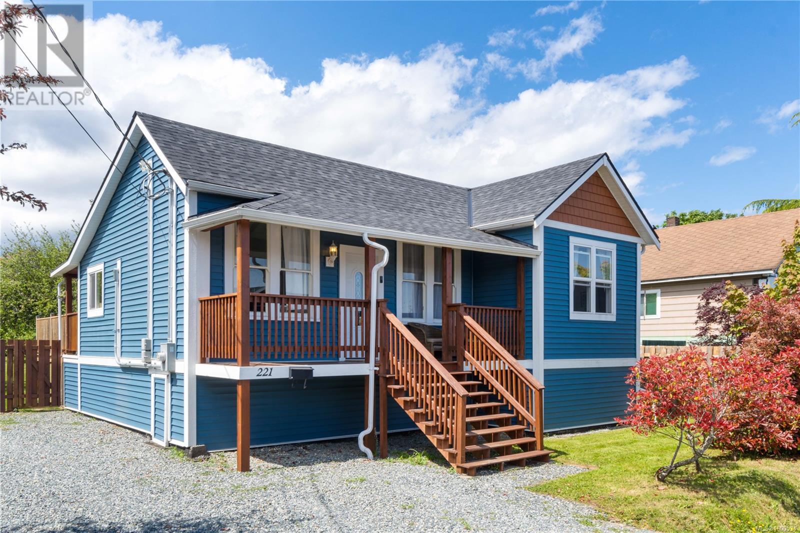 Property at 221 Eaton St image 2