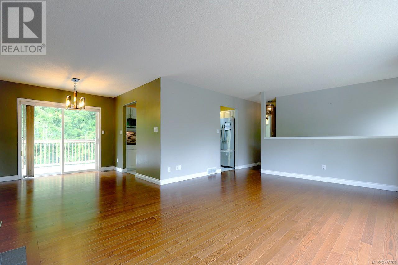 Property at 268 Laurence Park Way image 1