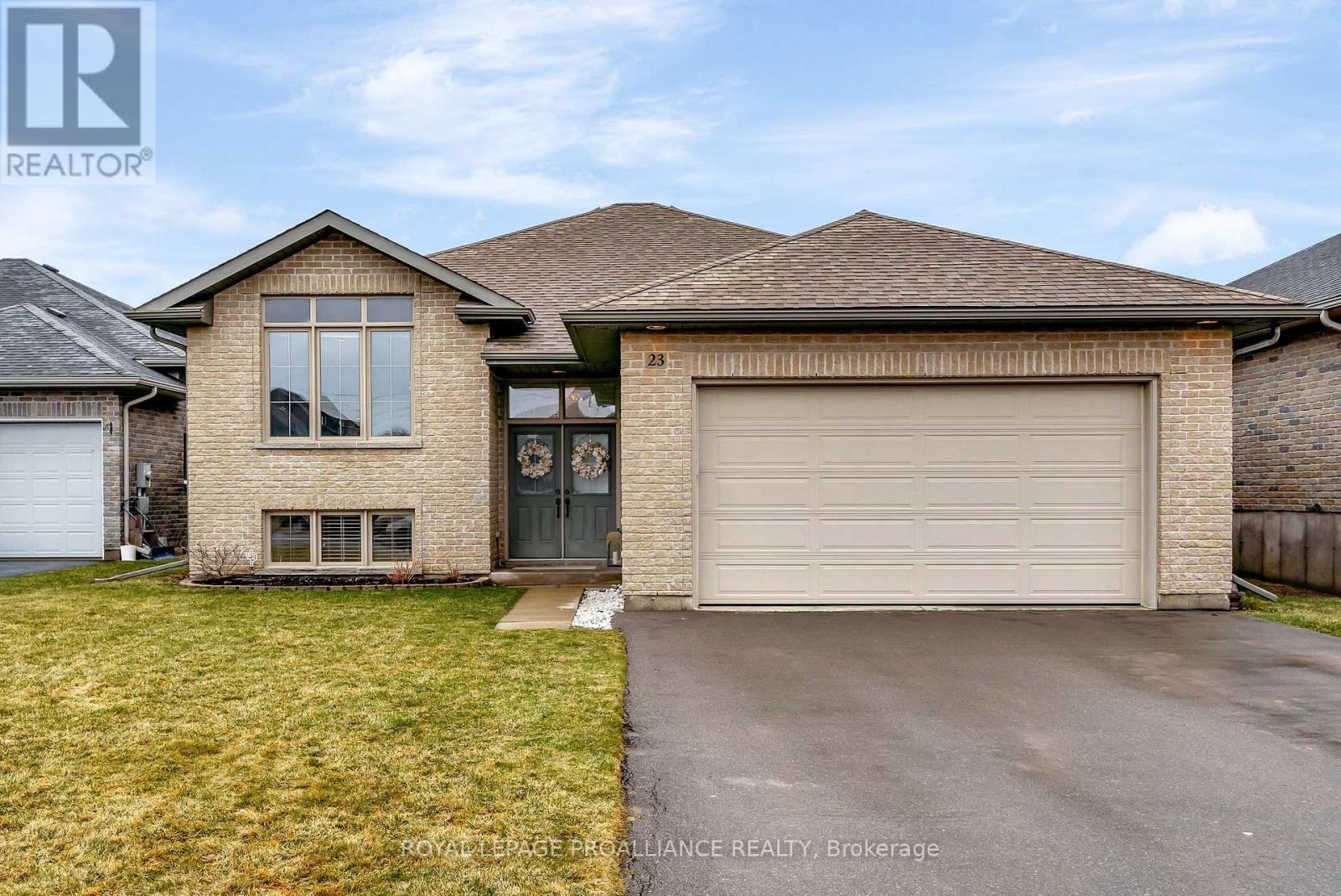 Property at 23 FREEDOM CRESCENT image 2