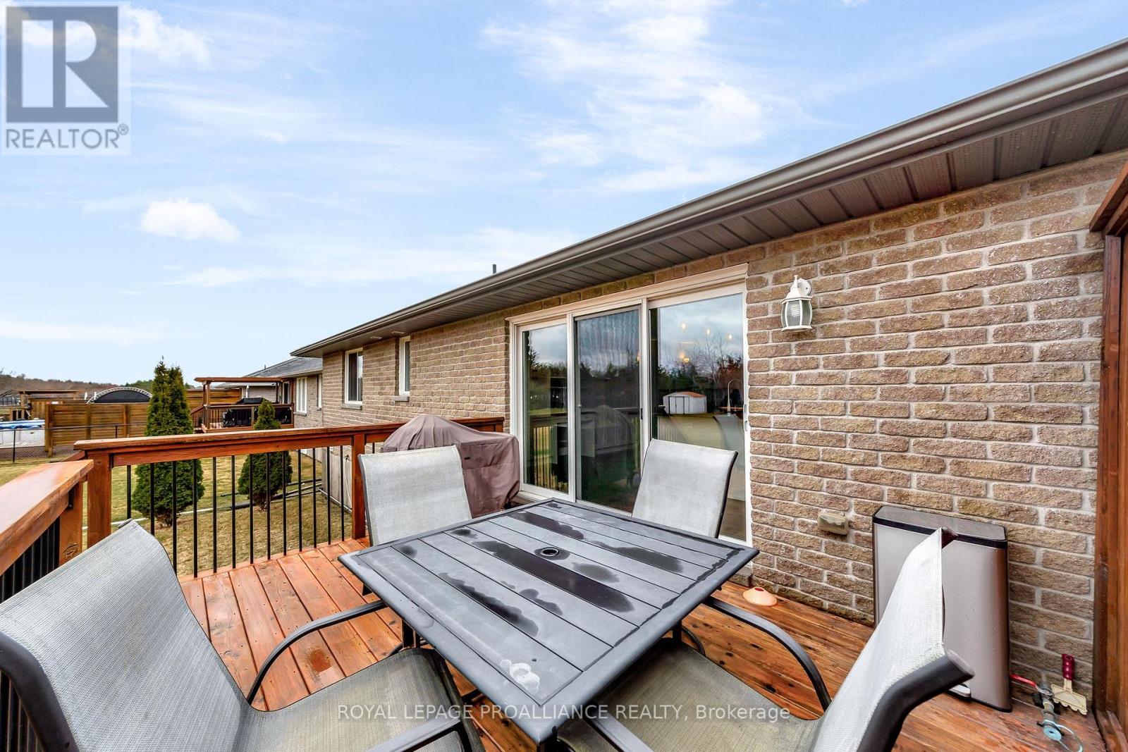23 Freedom Crescent, Quinte West, Ontario  K8V 0C1 - Photo 29 - X12163098