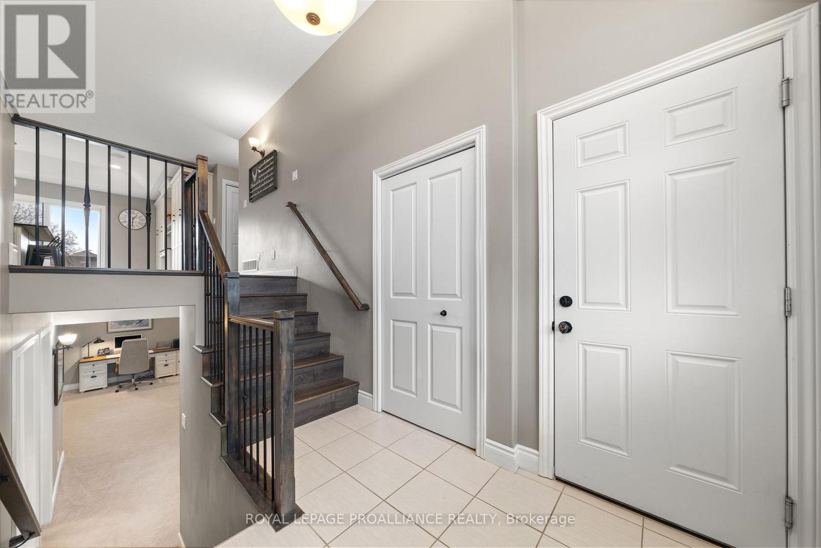 Property at 23 FREEDOM CRESCENT image 4