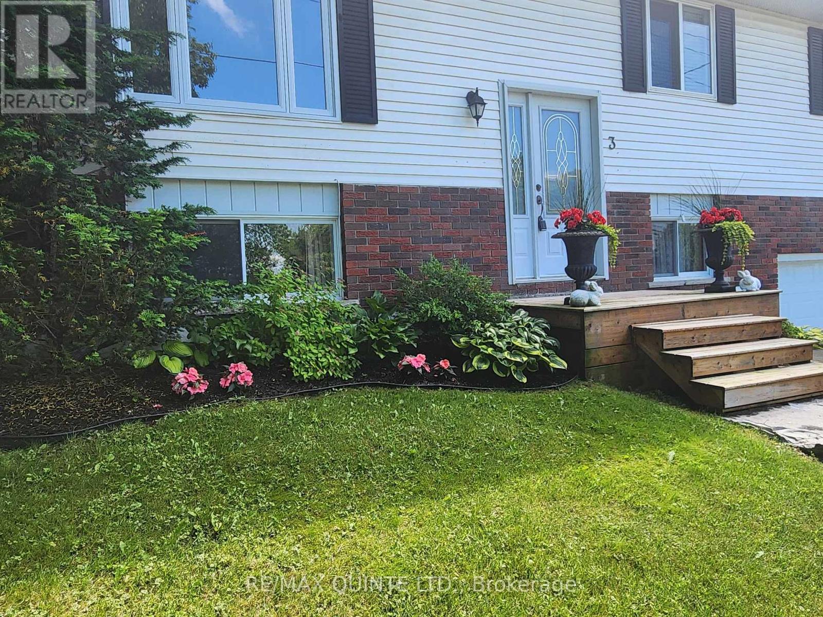 3 Cumberland Street, Prince Edward County, Ontario  K0K 2T0 - Photo 3 - X12163172