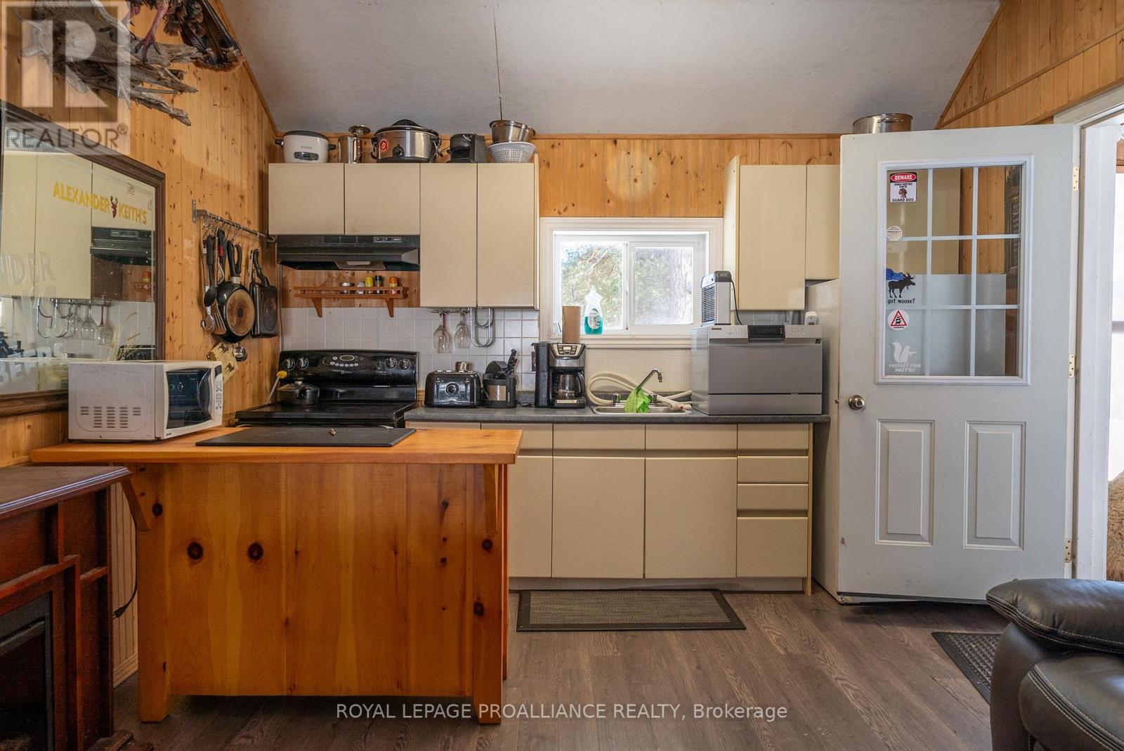 18100 Highway 41, North Frontenac, Ontario  K0H 1K0 - Photo 15 - X12163218