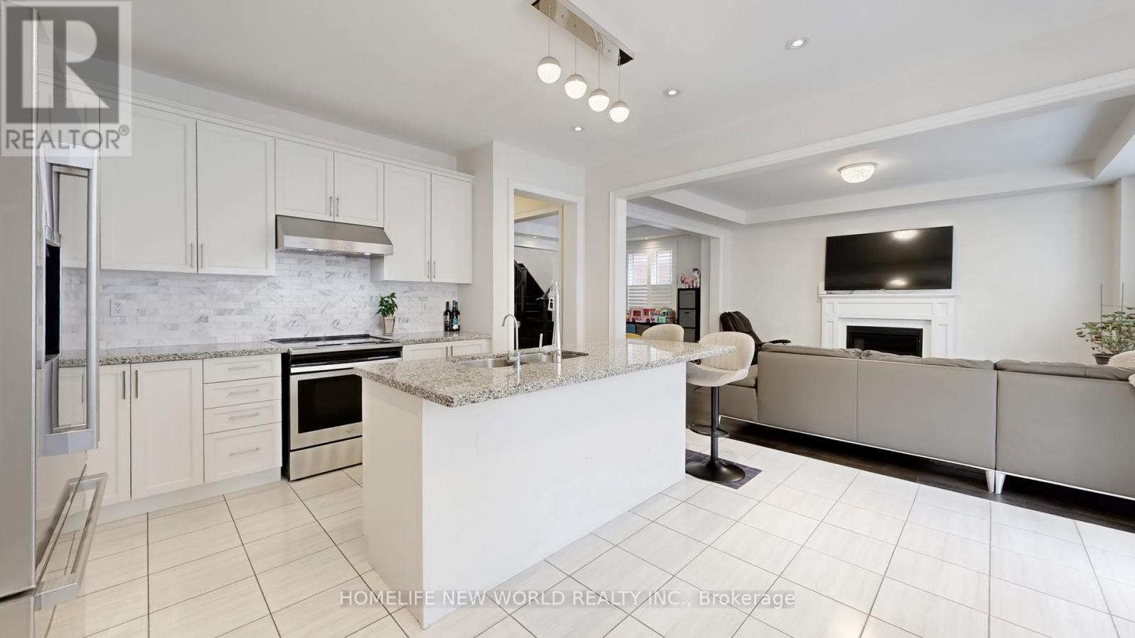 50 Ben Sinclair Avenue, East Gwillimbury, Ontario  L9N 0S2 - Photo 11 - N12163023