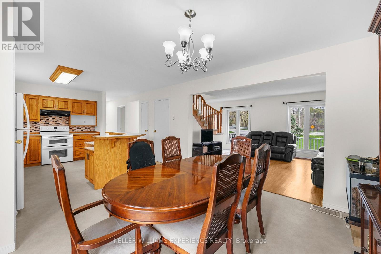 190 Centre Street, Essa (Angus), Ontario  L0M 1B0 - Photo 10 - N12163065