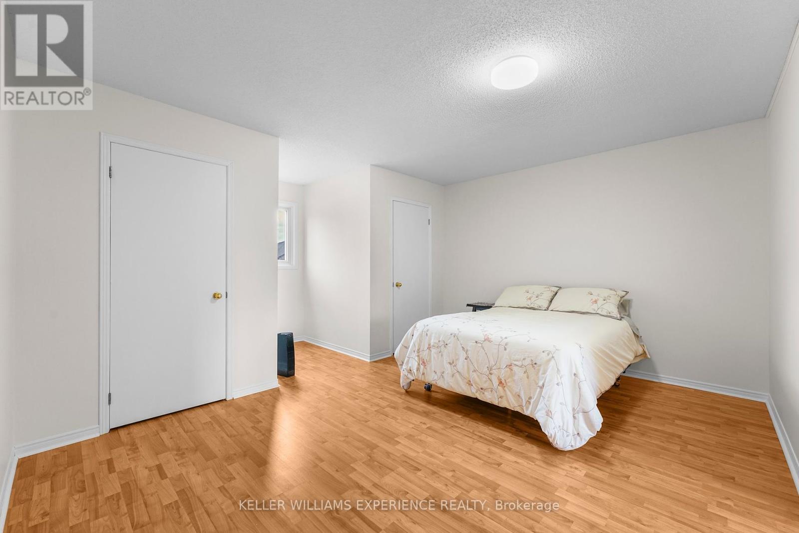 190 Centre Street, Essa (Angus), Ontario  L0M 1B0 - Photo 14 - N12163065