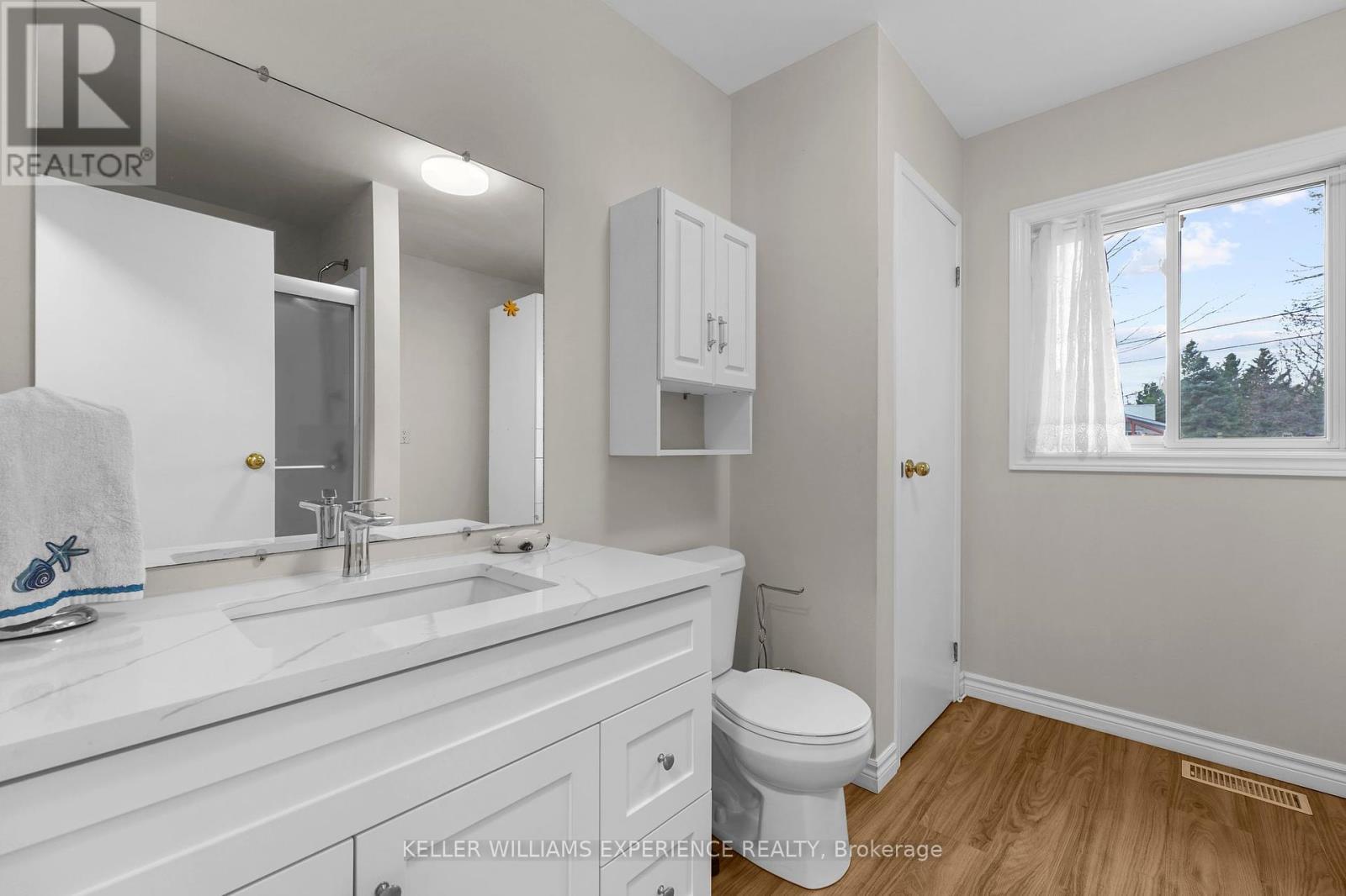 190 Centre Street, Essa (Angus), Ontario  L0M 1B0 - Photo 18 - N12163065