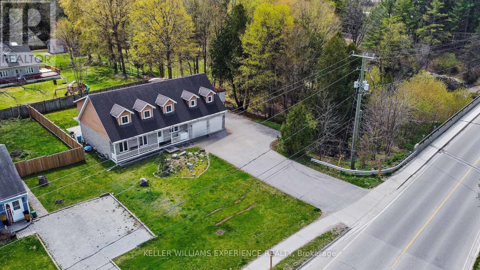 Property at 190 CENTRE STREET image 3